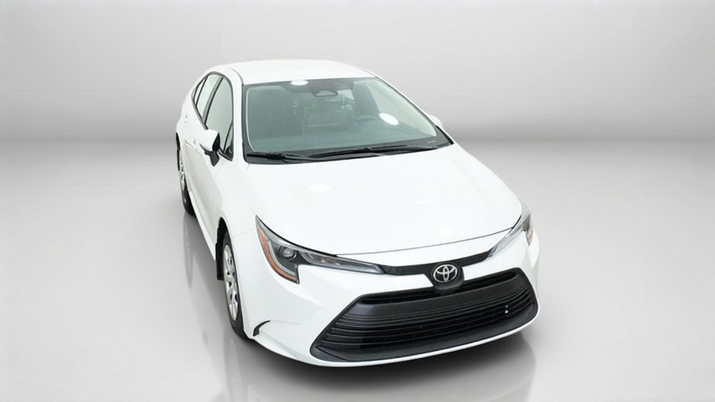 New 2027 Wind Chill Pearl Toyota LE image 4