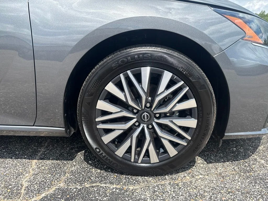 Used 2025 Gray Nissan 2.5 SV image 23