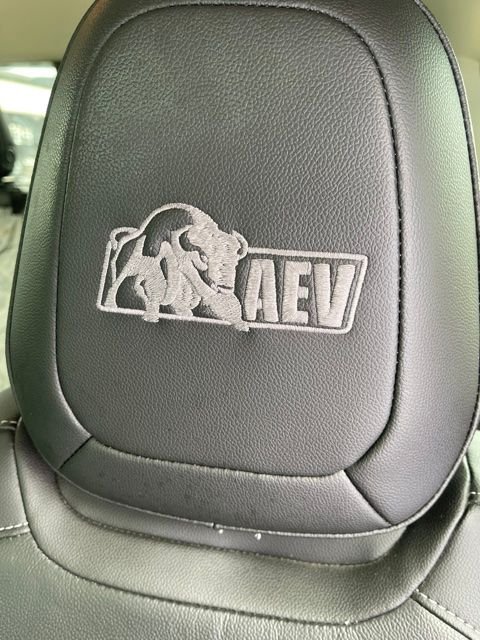 Used 2022  Chevrolet ZR2 image 10