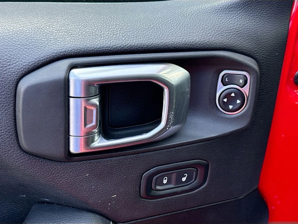 Used 2023 Red Jeep Sahara image 19