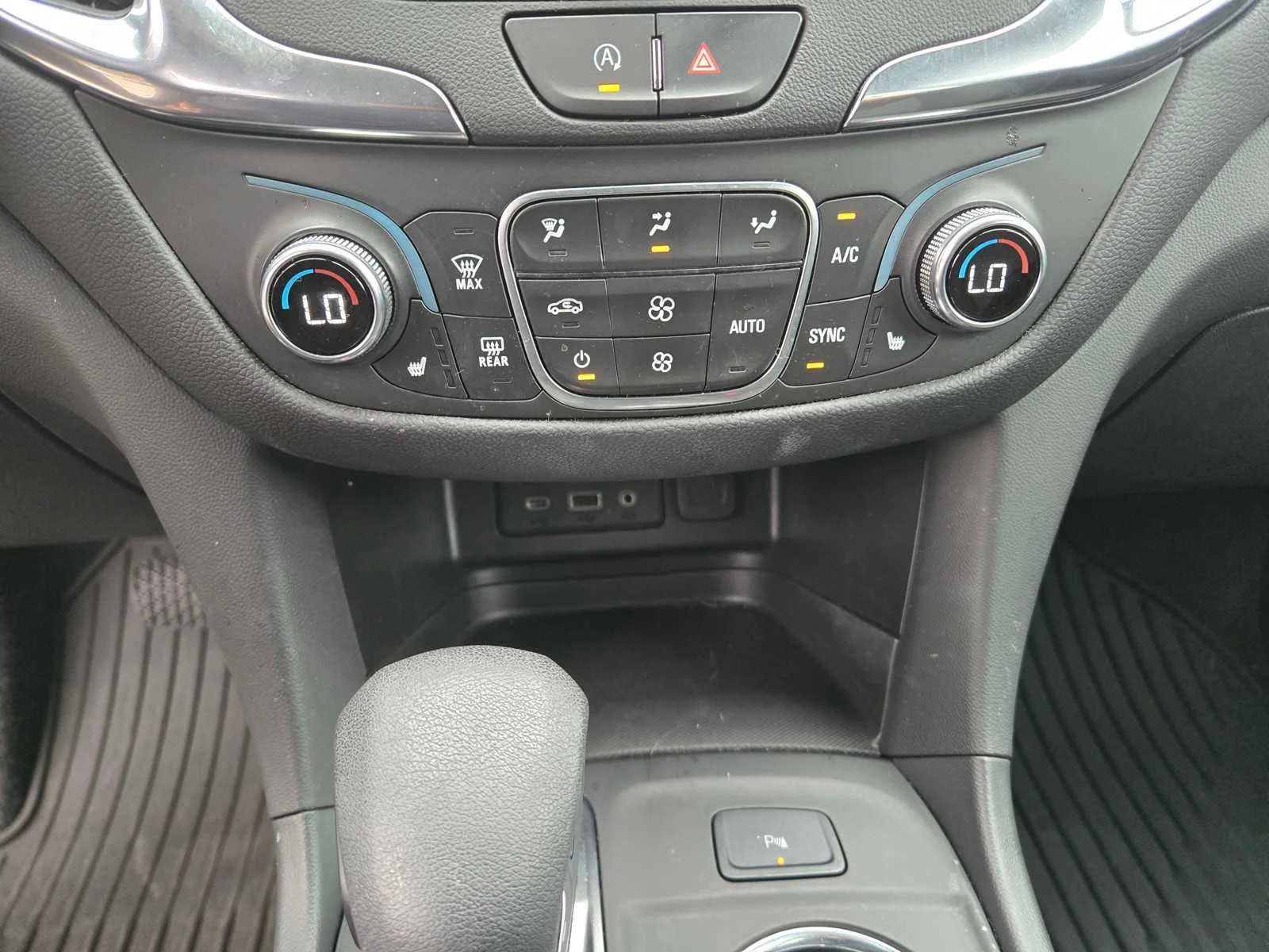 Used 2024 Summit White Chevrolet LT image 17