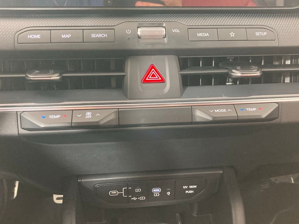 2025 Kia K4 GT-Line Turbo - Photo 8