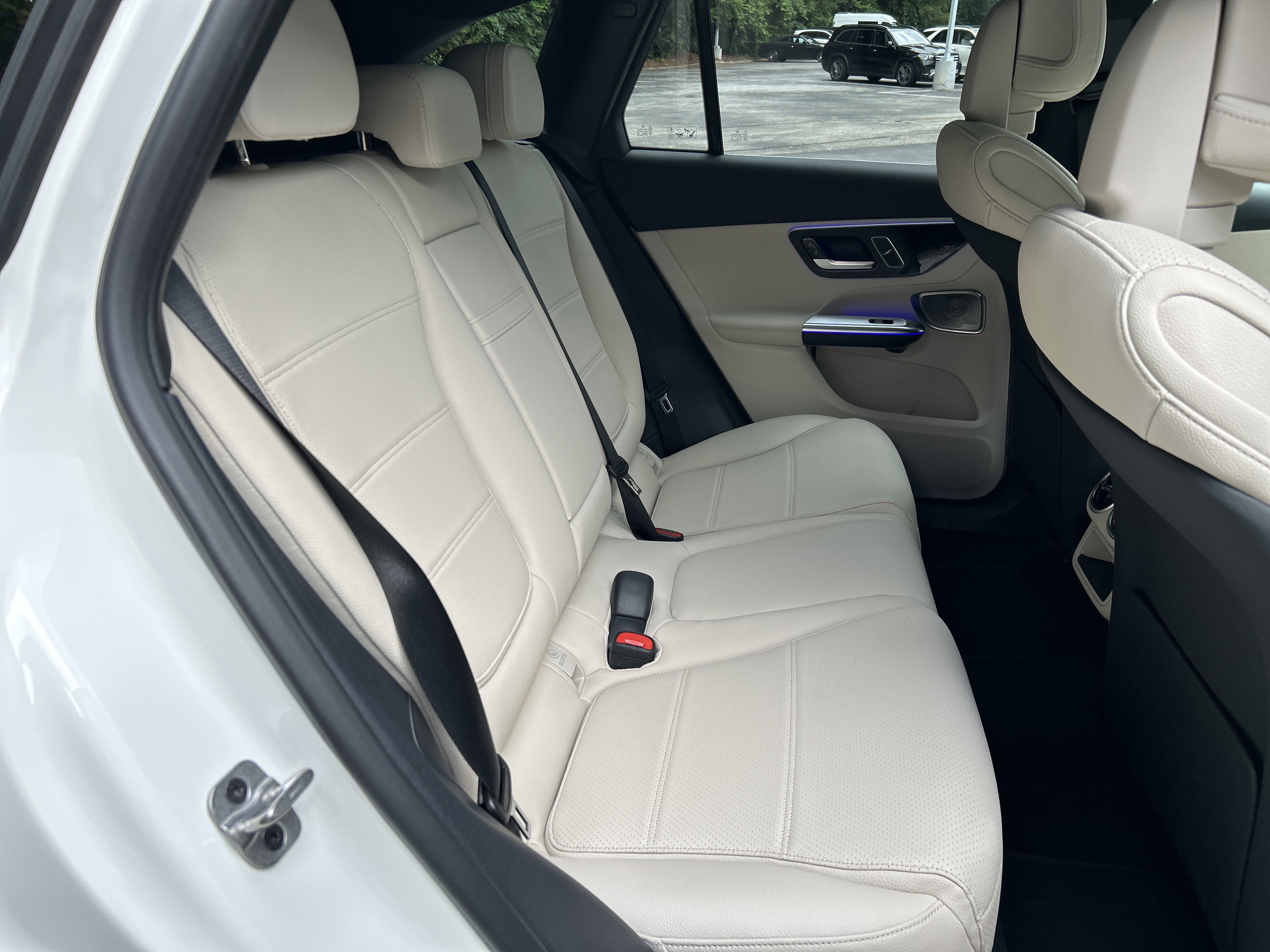 New 2026 Polar White Mercedes-Benz GLC 350e 4MATIC® SUV image 40