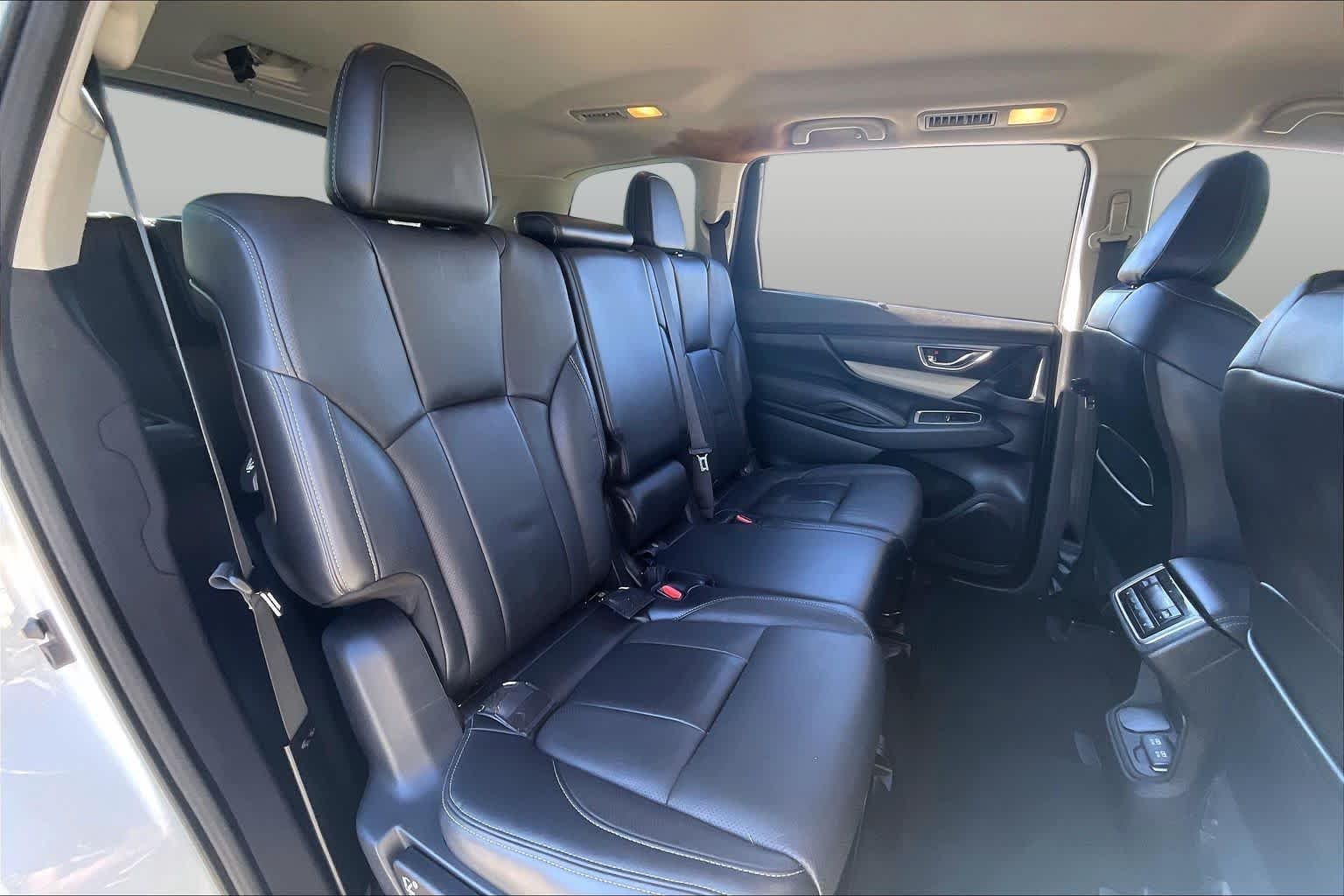 Used 2019 Crystal White Pearl Subaru Limited image 18