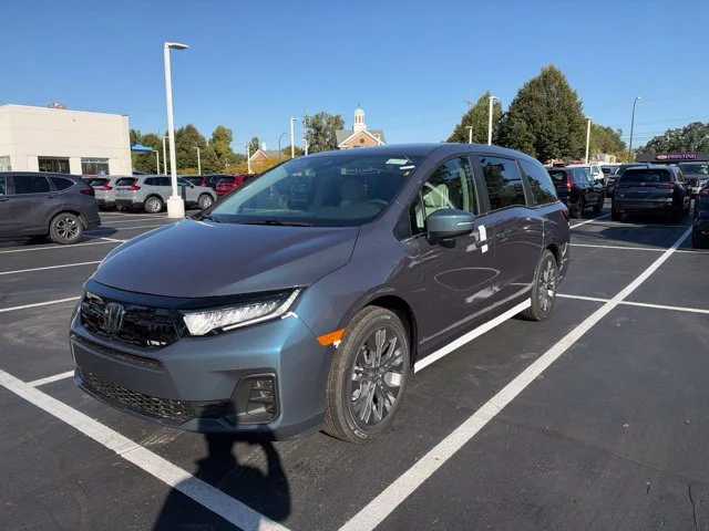 New 2027 Smoke Blue Pearl Honda Touring image 1