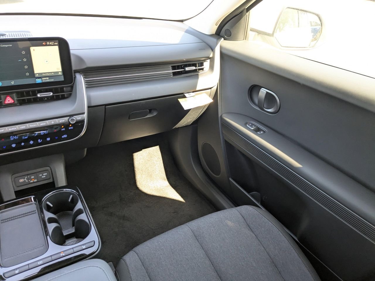 2025 Hyundai IONIQ 5 SE - Photo 14