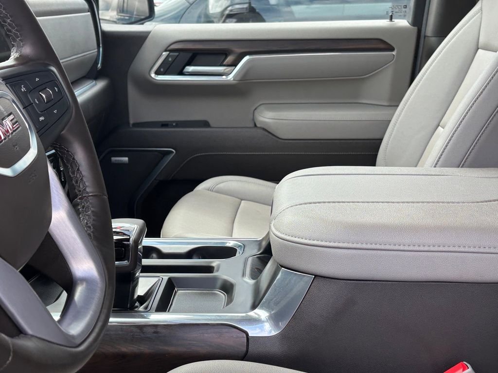 Used 2025 Silver GMC SLT image 10