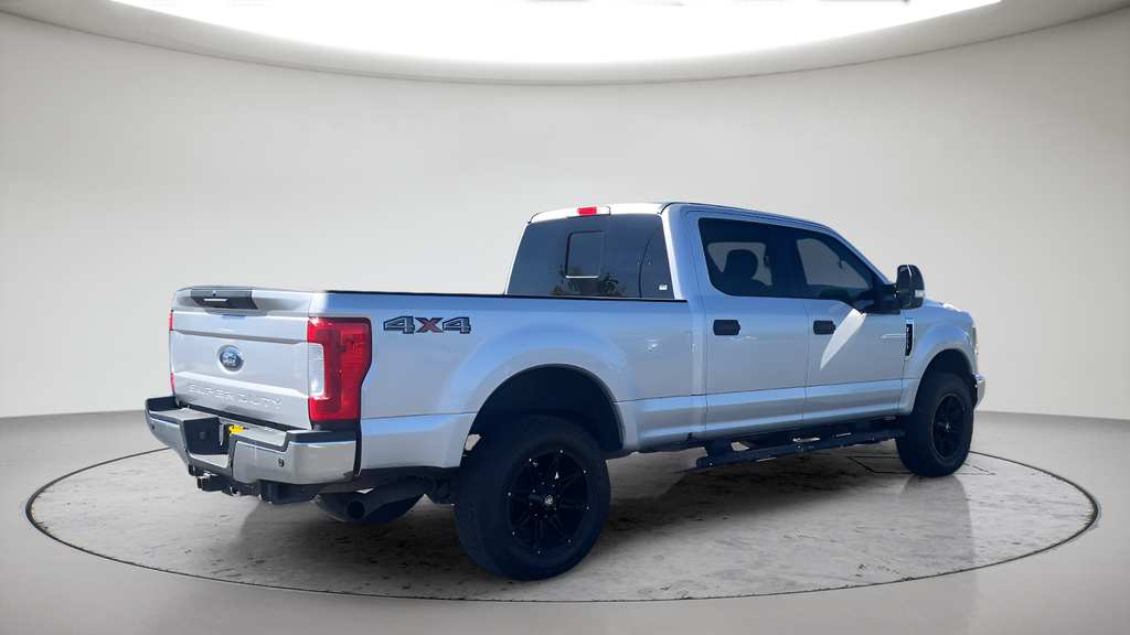 Used 2018 Silver Ford XLT image 8