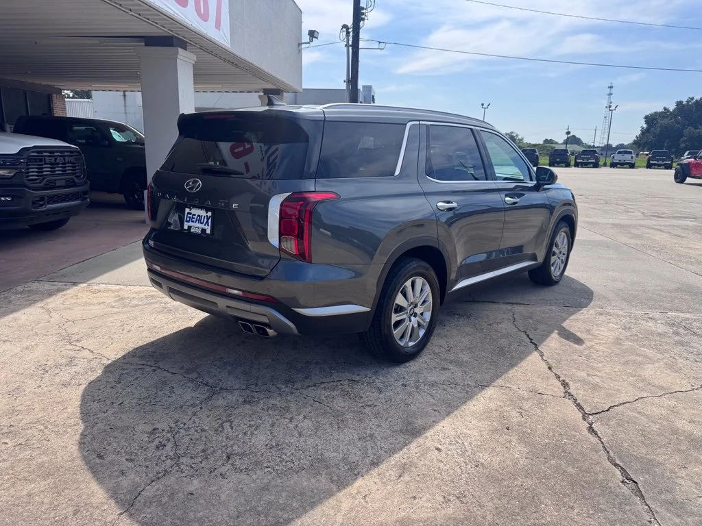 Used 2025 Gray Hyundai SEL image 8