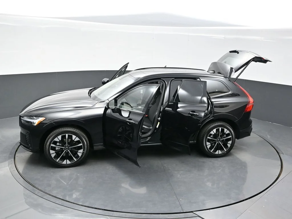 2026 Volvo XC60 Plus - Photo 27