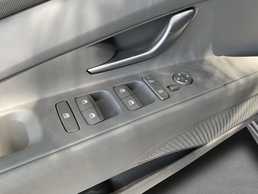 Used 2026 Fluid Metal Hyundai SEL Sport image 17
