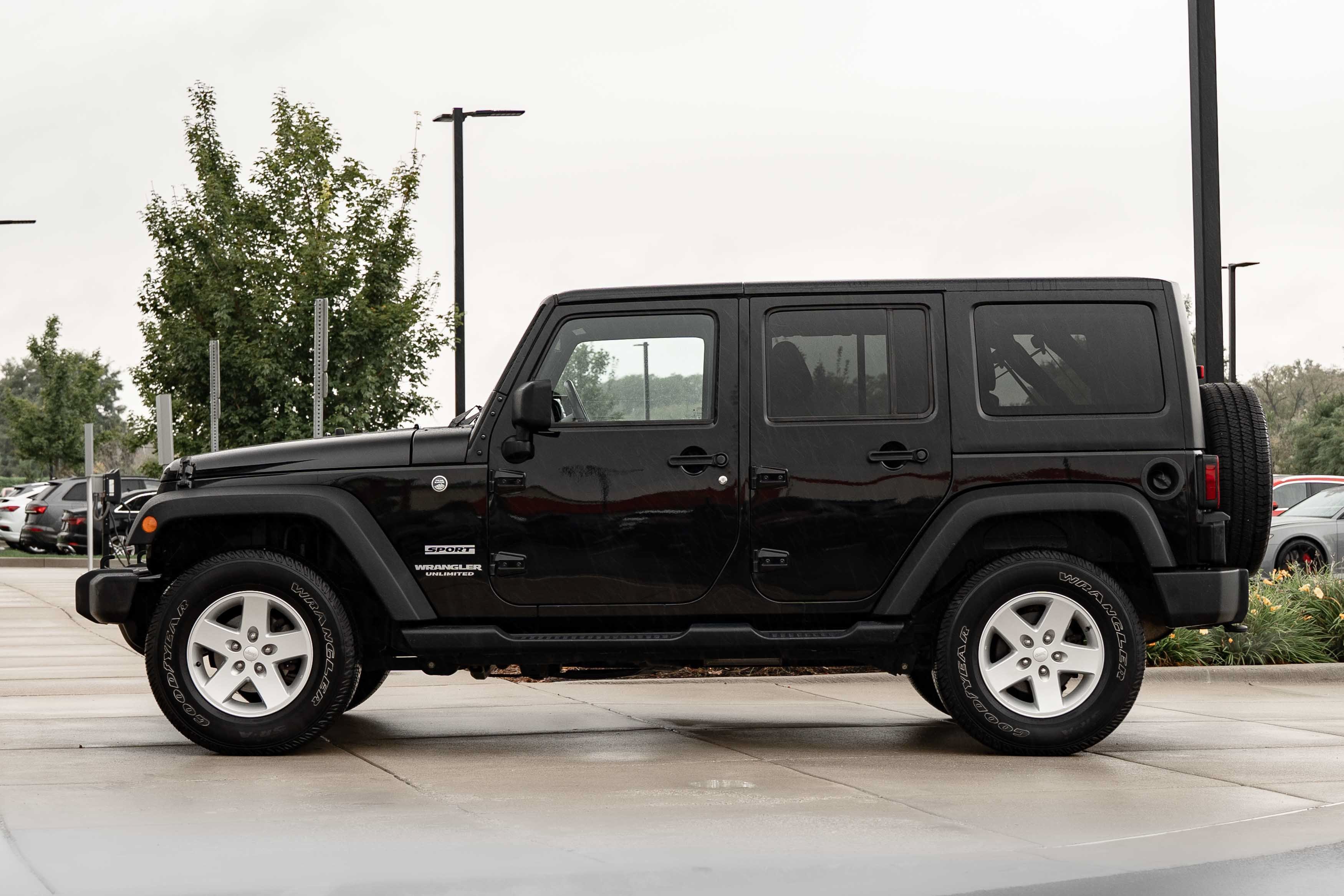 Used 2017 Black Clearcoat Jeep Sport image 6