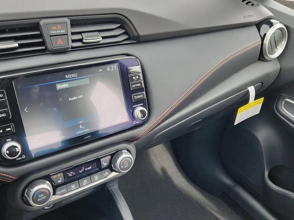 2025 Nissan Versa Sedan SR - Photo 20