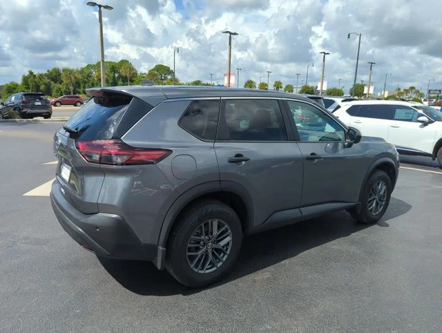 Used 2021 Gray Nissan S image 6
