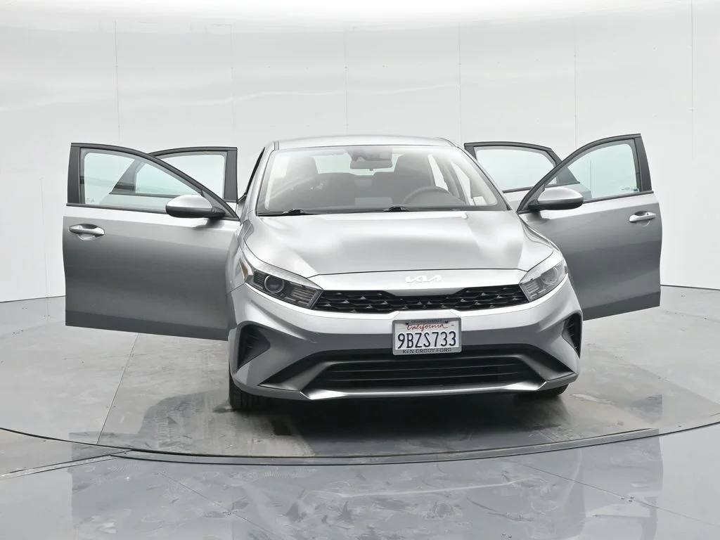 Used 2022 Gray Kia LXS image 32