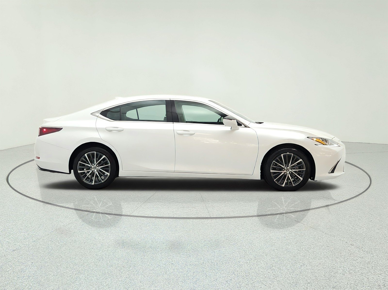 Used 2024 Eminent White Pearl Lexus ES 350 FWD image 4