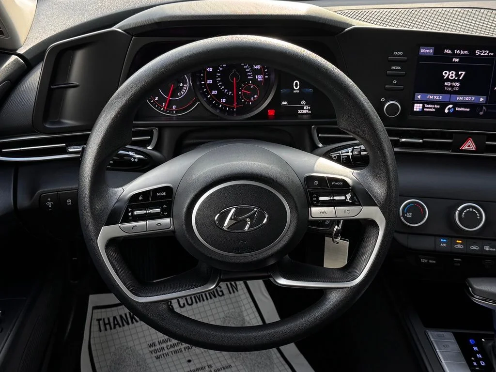 Used 2023  Hyundai SE image 23