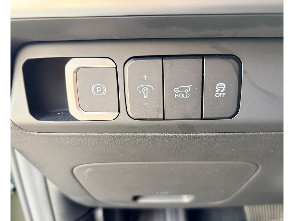 Certified Used 2025 Rockwood Green Hyundai SEL image 28