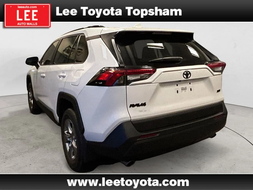 Used 2024 White Toyota XLE image 3