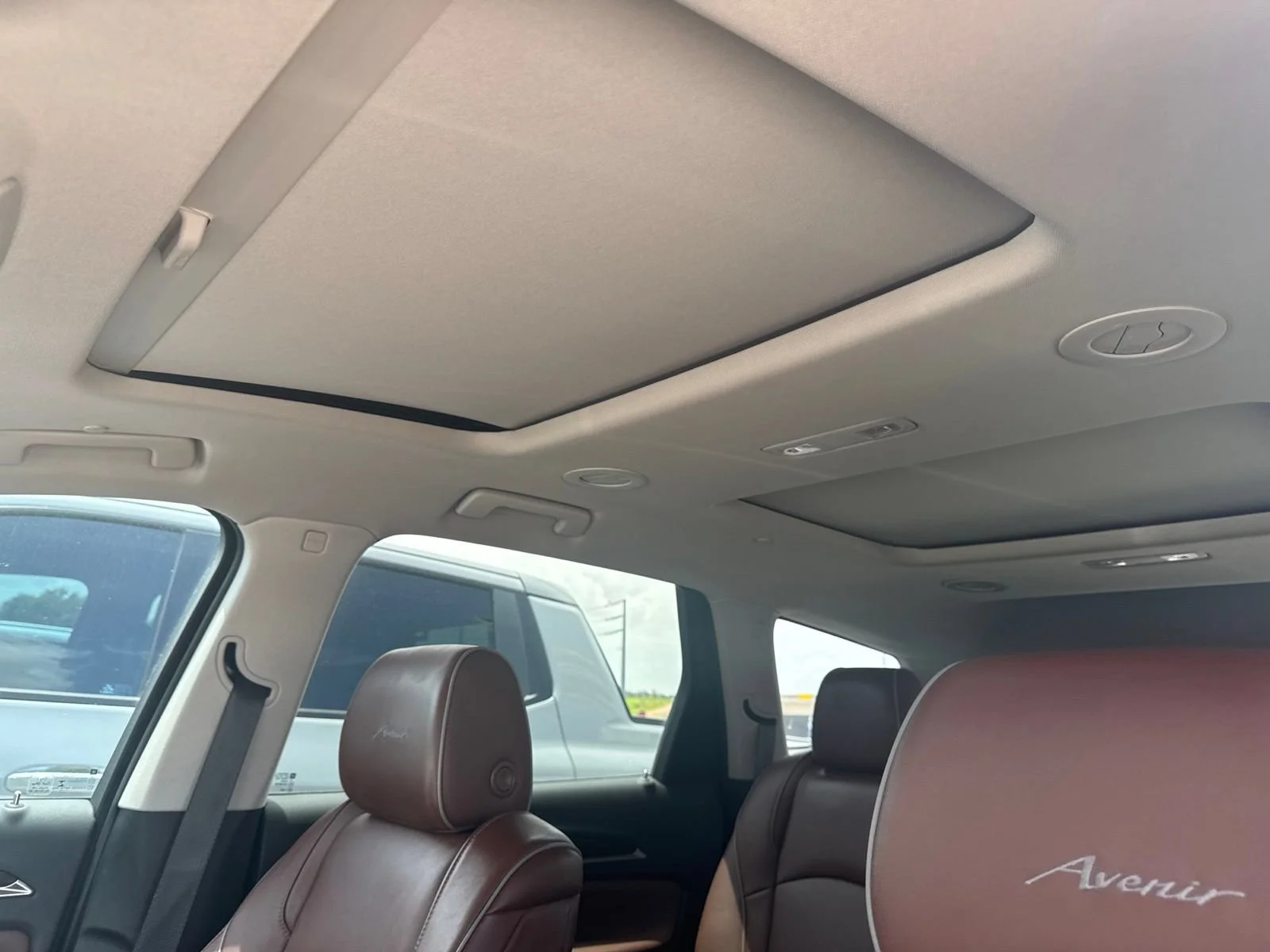 Used 2021 WHITE FROST TRICOAT Buick Avenir image 15