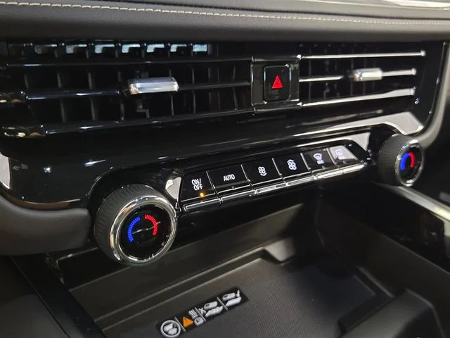 Used 2025 Gray Chevrolet Premier image 23