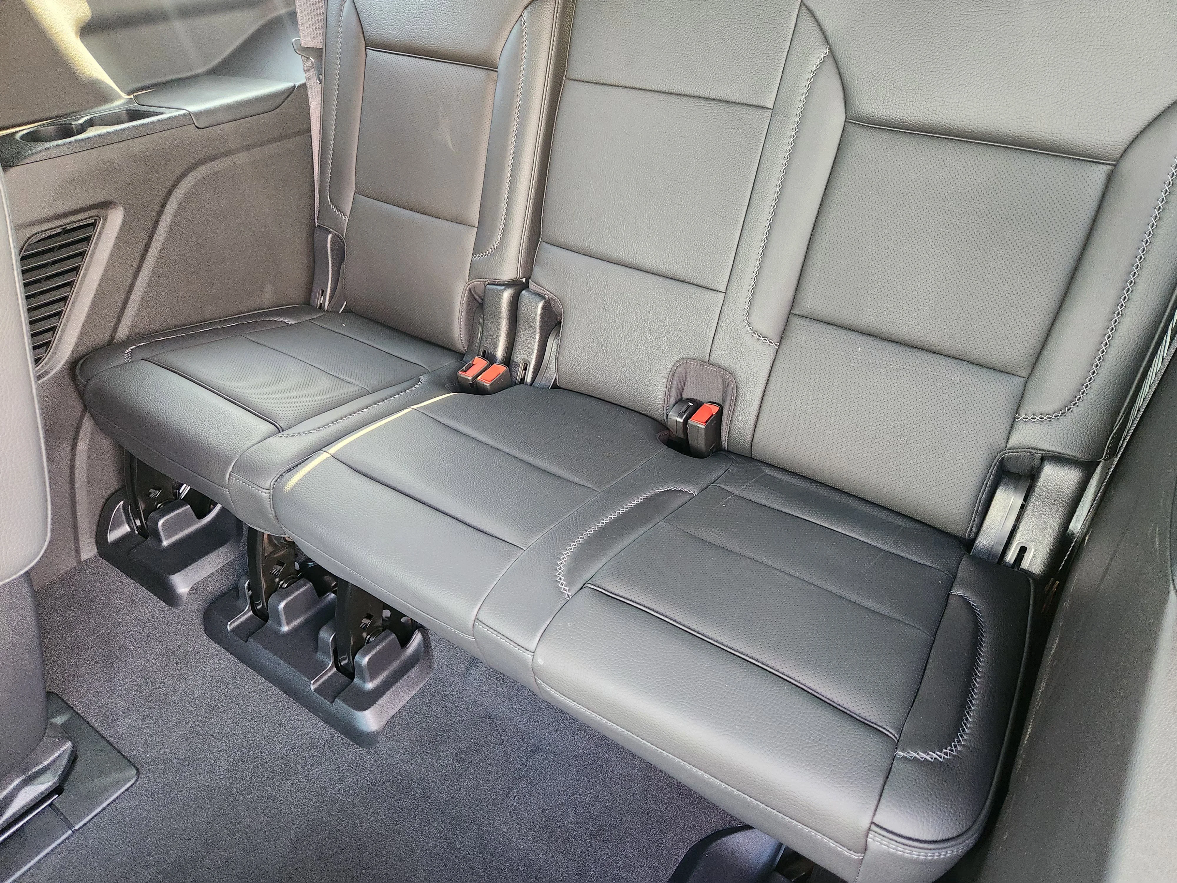 Used 2021 Onyx Black GMC Denali image 32