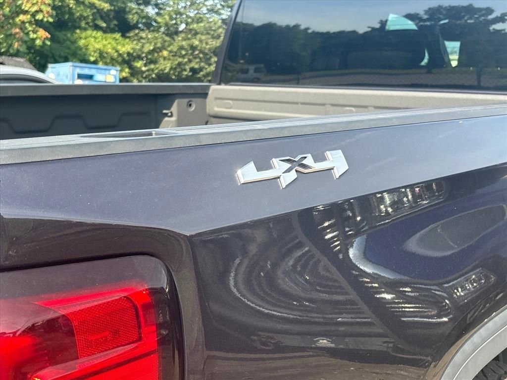 Used 2022 Silver GMC Elevation image 10