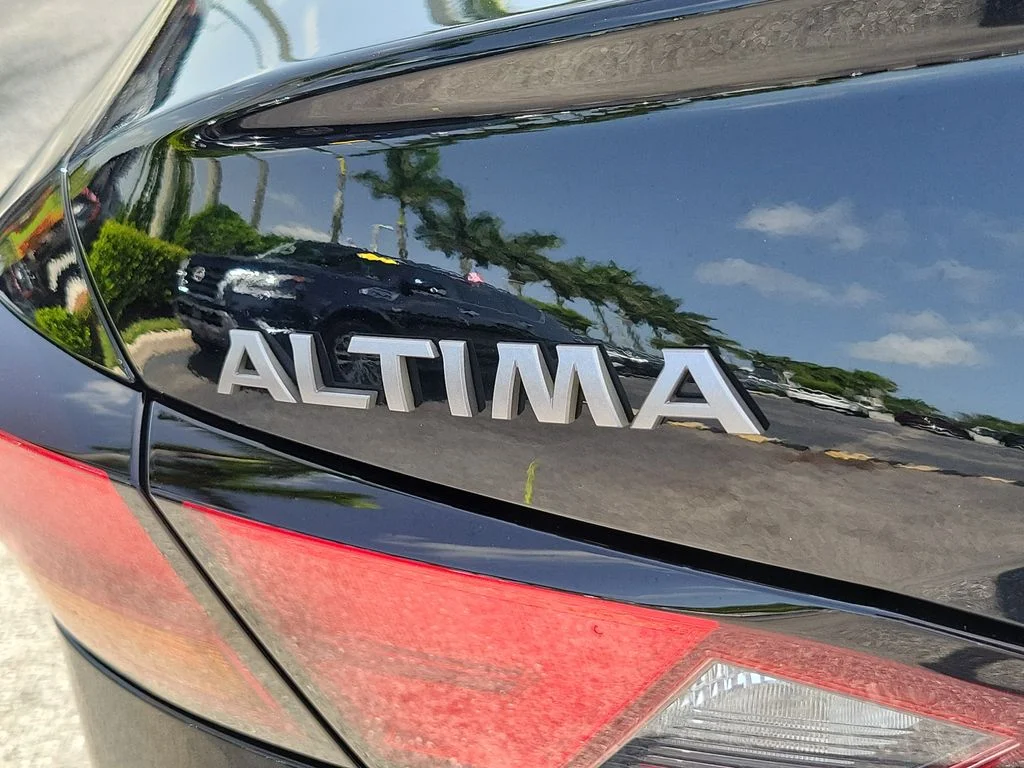 Certified Used 2025 Black Nissan 2.5 S image 9