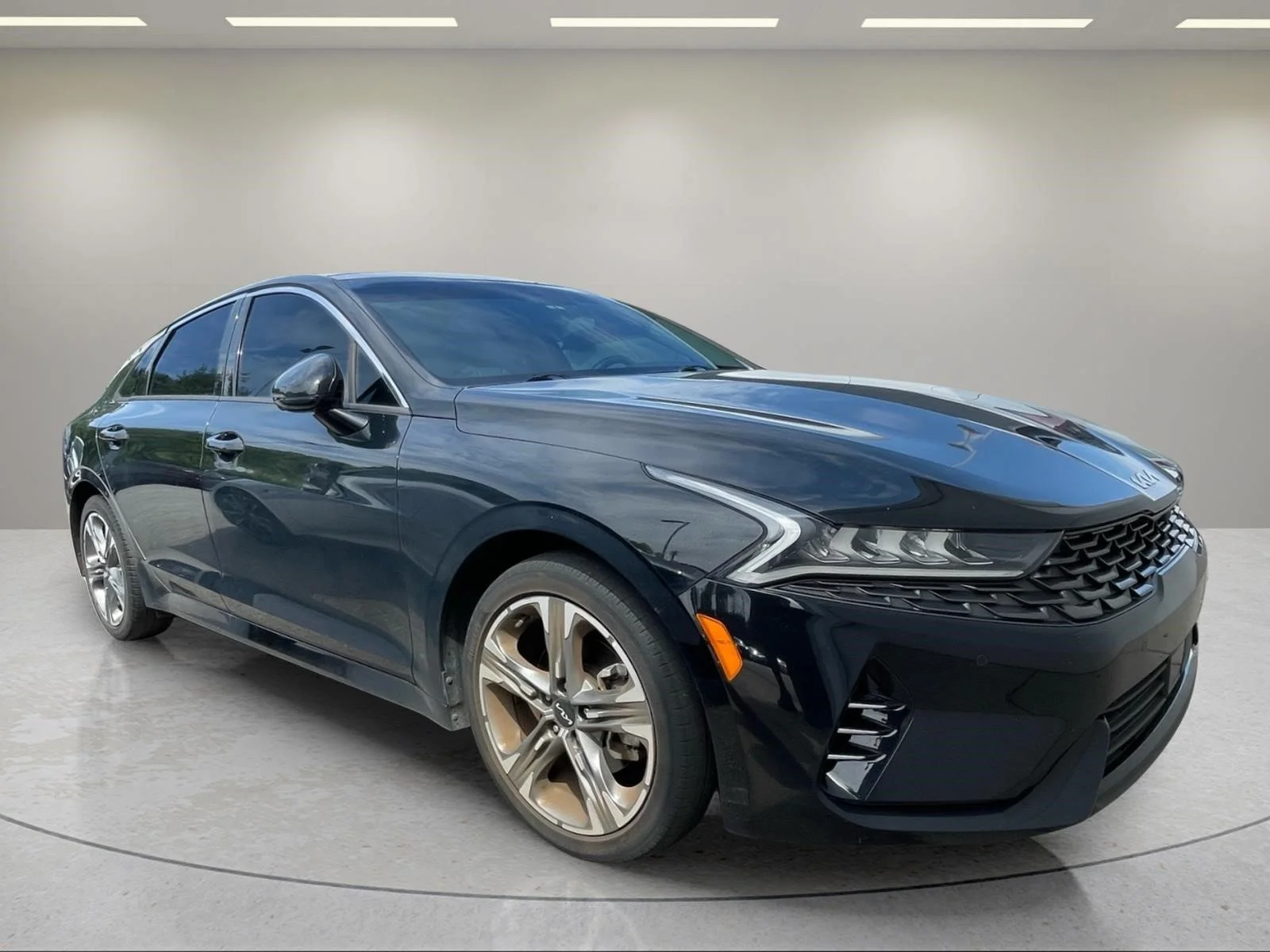 Used 2024 Ebony Black Kia EX image 11