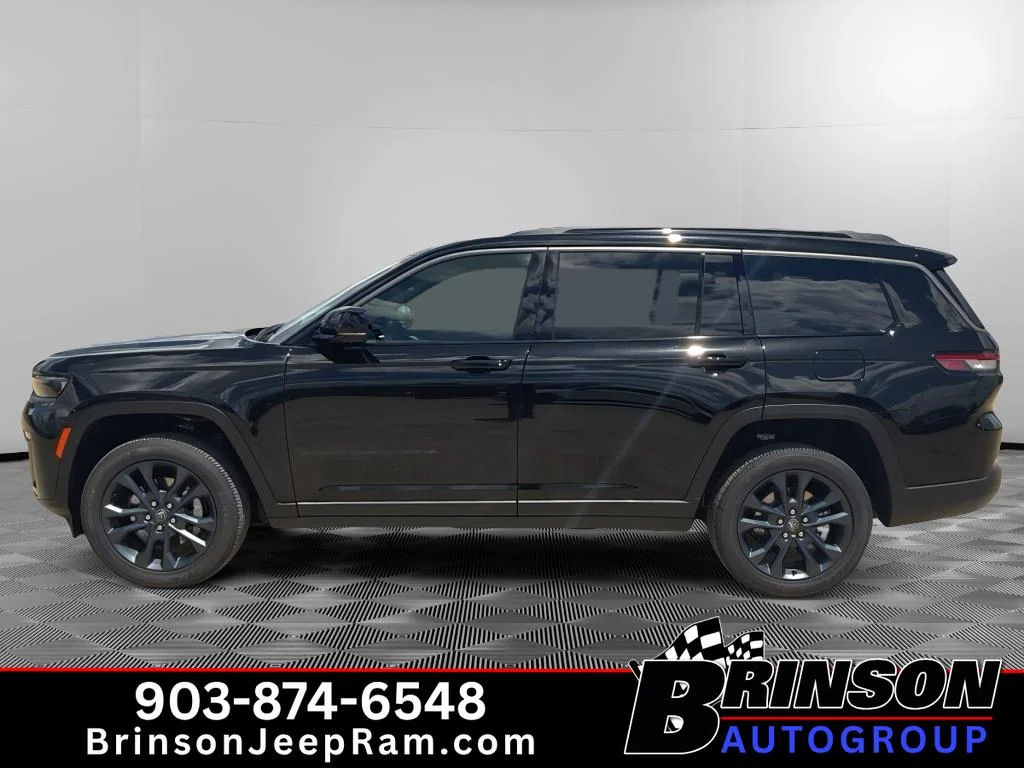 New 2026 Diamond Black Crystal Pearl-Coat Exterior Paint Jeep 85th Anniversary Edition image 3
