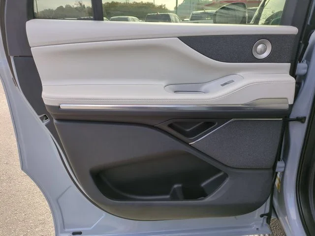 Used 2026 Gray Lincoln Reserve image 28