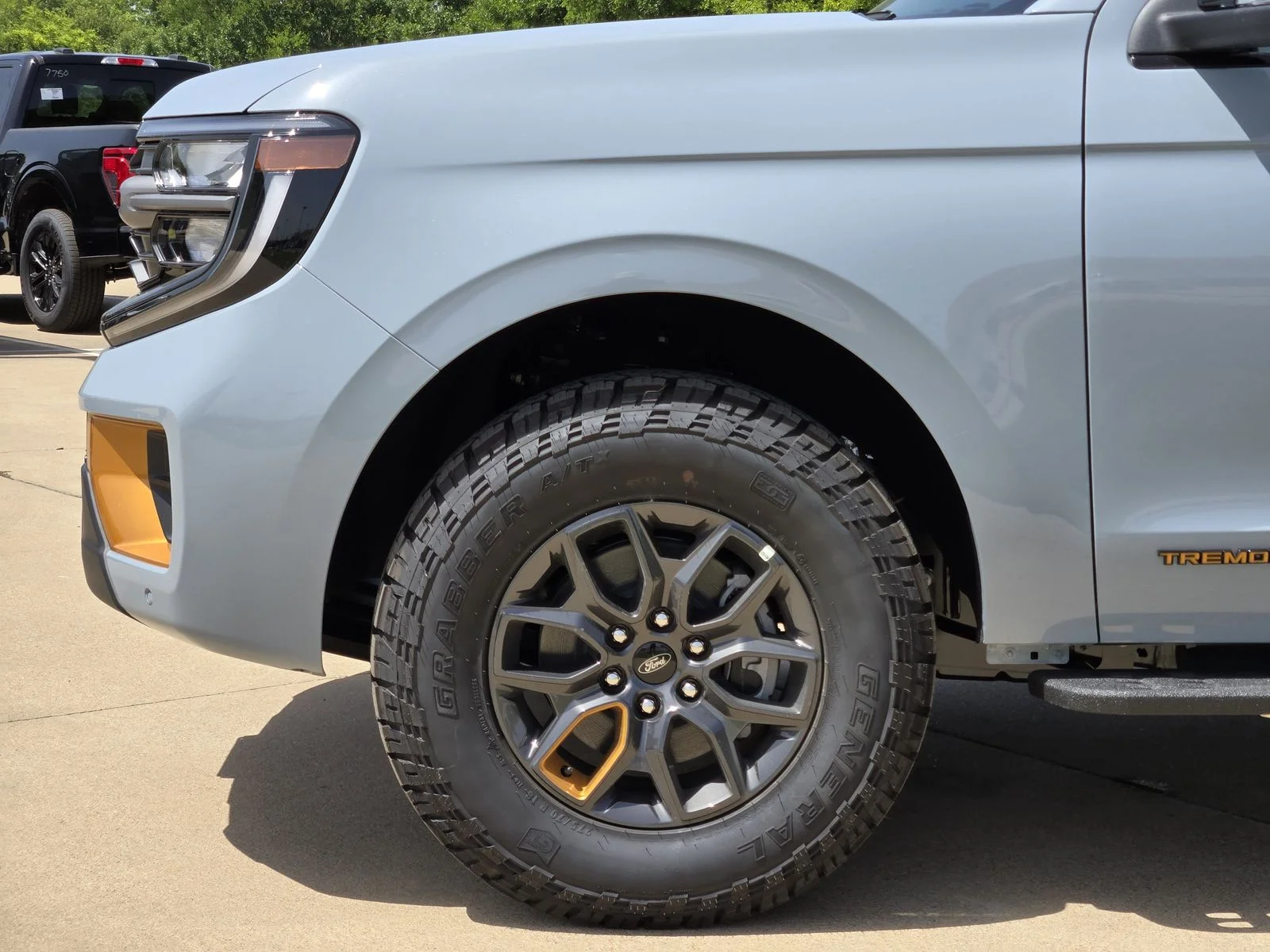 New 2026 Glacier Gray Metallic Tri-Coat Ford Tremor® image 6