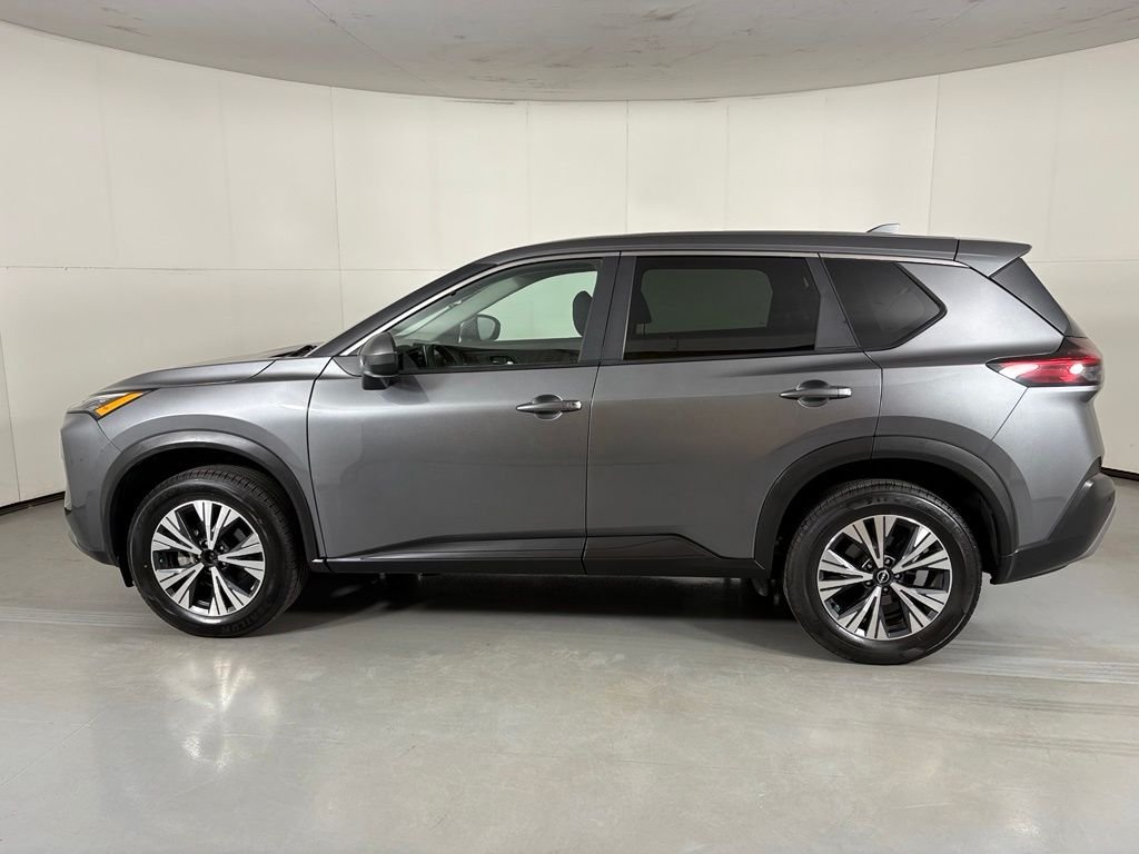 Used 2023 Gray Nissan SV image 5