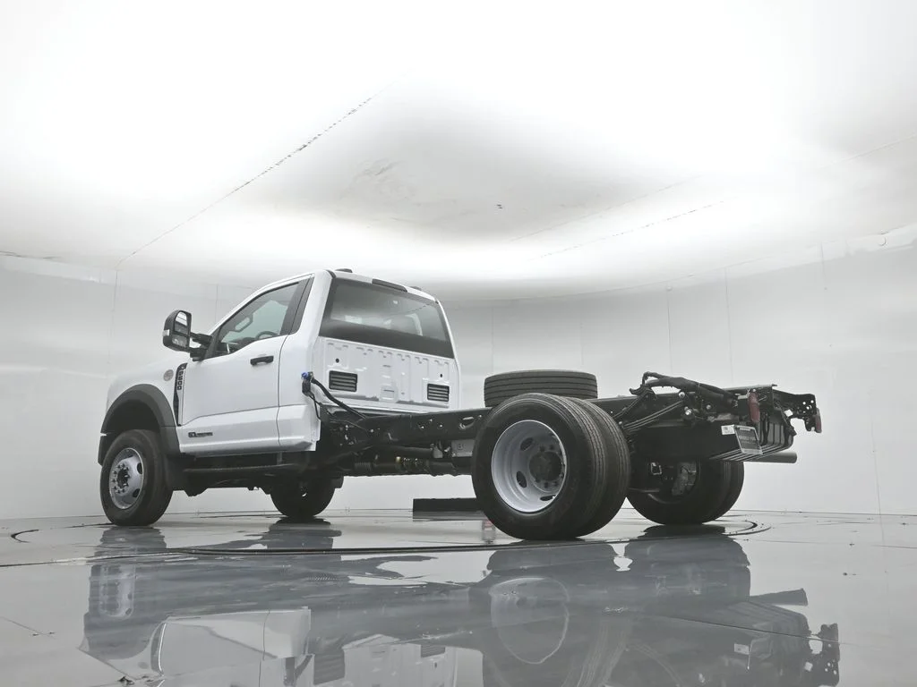 New 2026 Oxford White Ford XL image 3