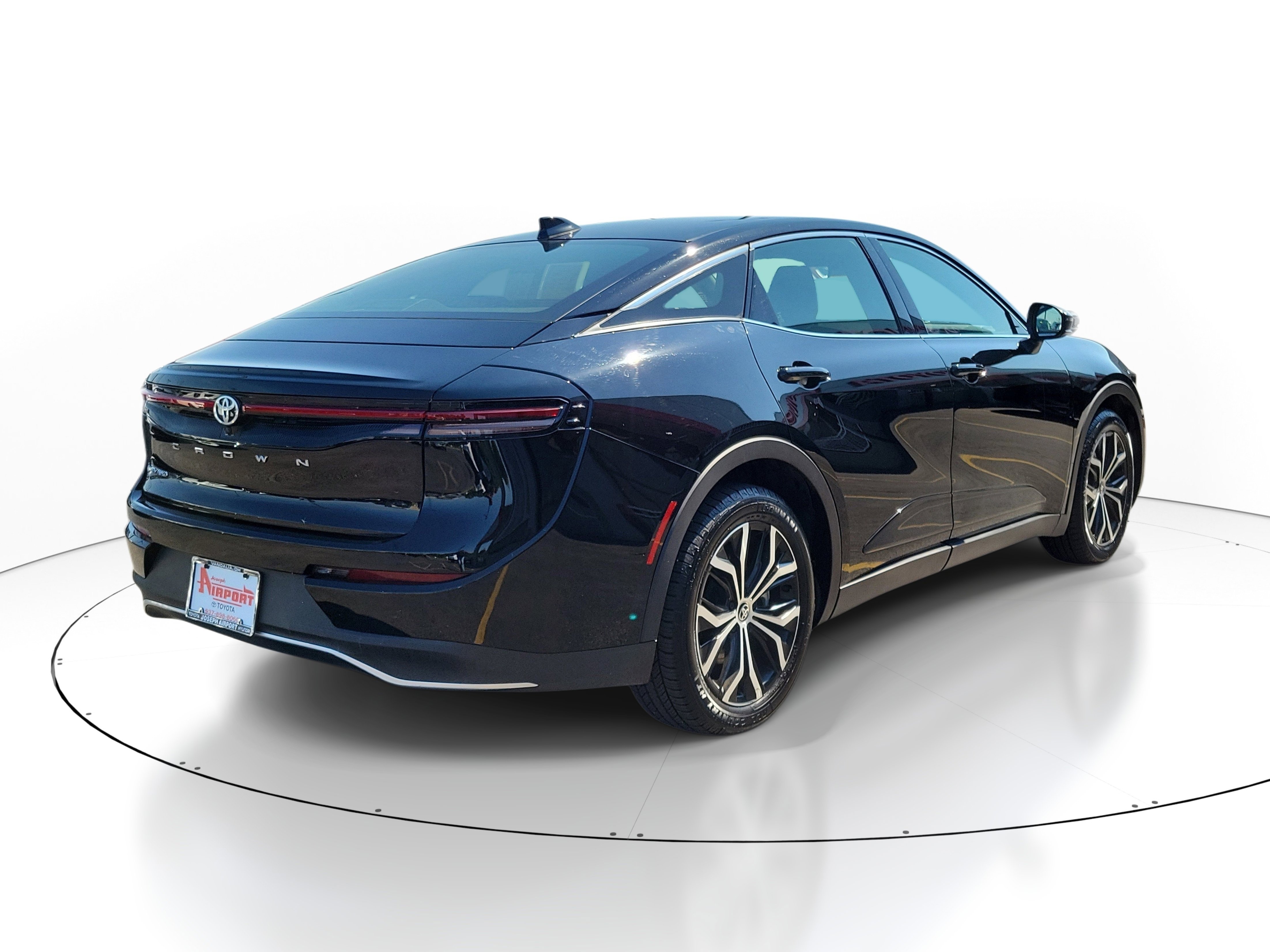 2025 Toyota Crown XLE - Photo 4