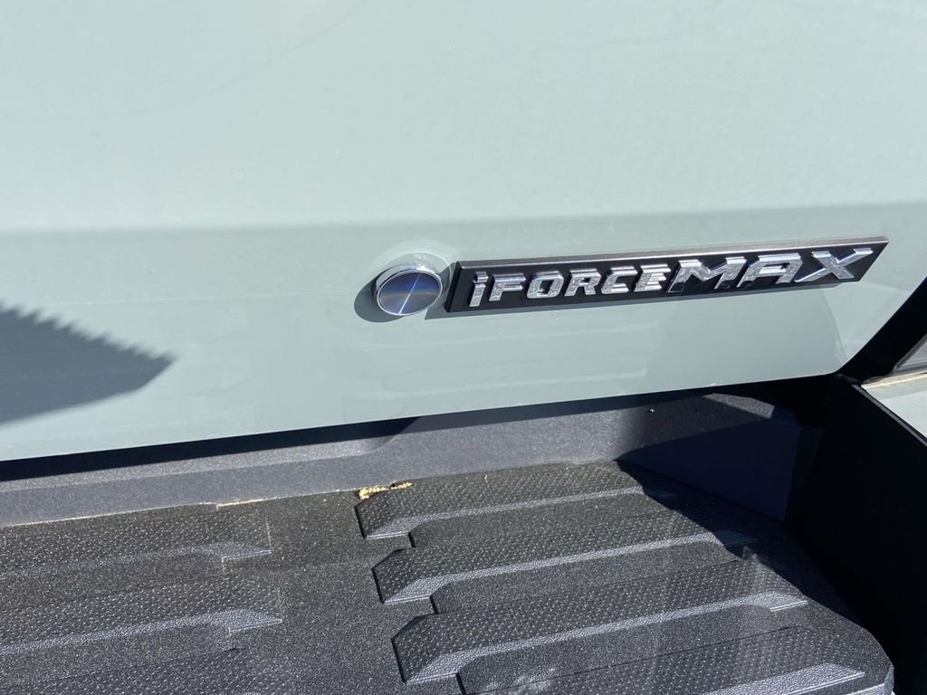 2025 Toyota Tundra Platinum - Photo 12