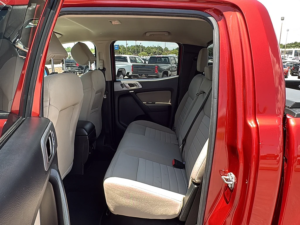 Used 2019 Hot Pepper Red Metallic Tinted Clearcoat Ford  image 18