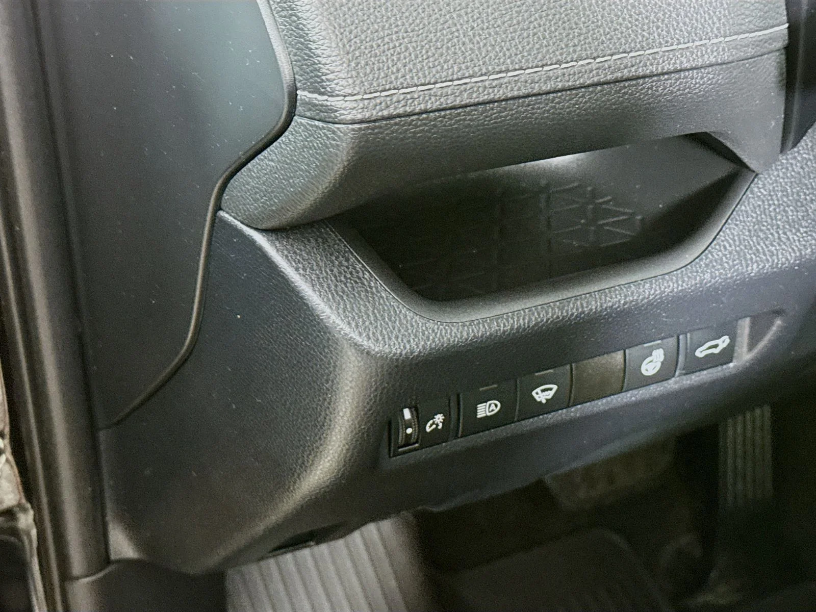 Certified Used 2020 Black Toyota XLE image 6