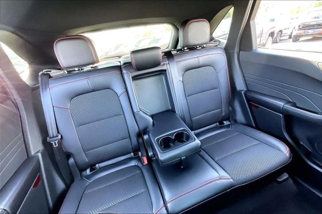 New 2026 Agate Black Metallic Ford ST-Line Elite image 27