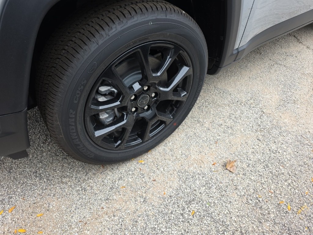 2026 Jeep Compass Latitude photo 4