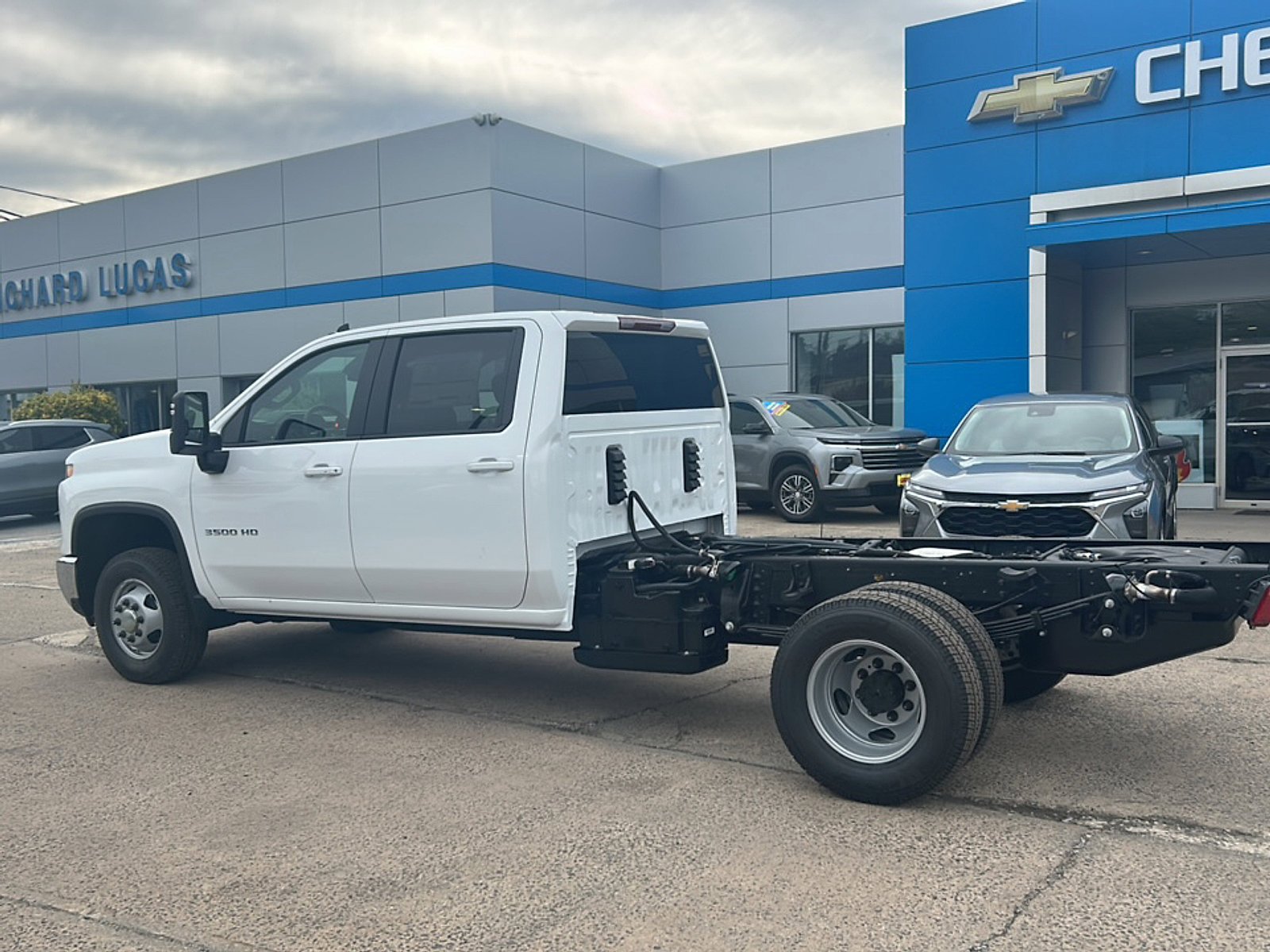 New 2026 Summit White Chevrolet LT image 7