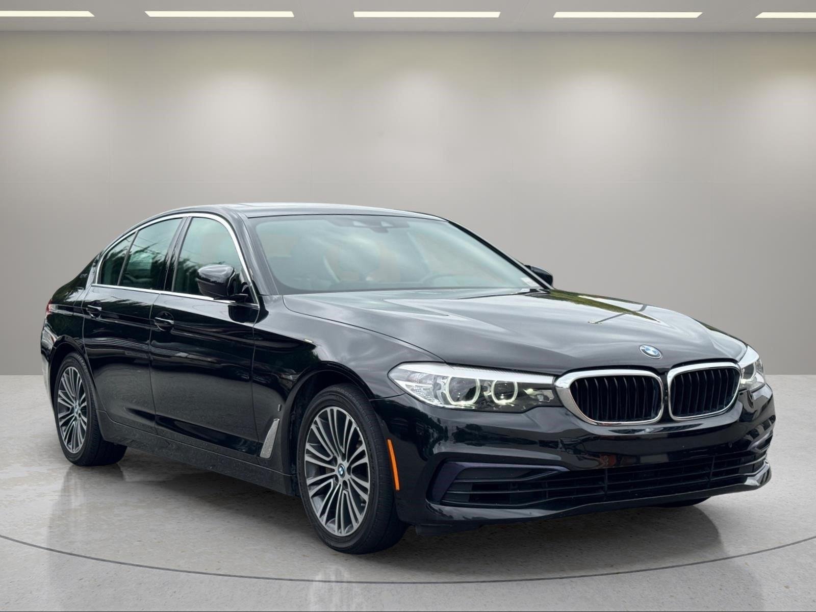 Used 2019 Black Sapphire Metallic BMW 530e iPerformance image 7