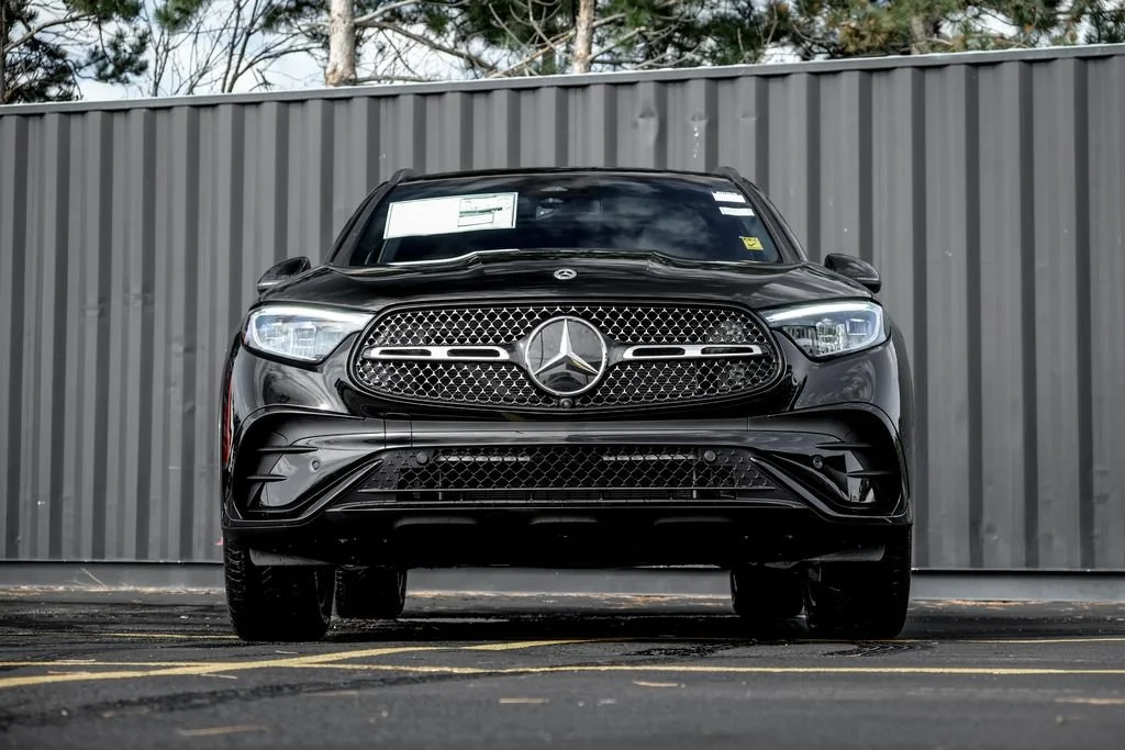New 2027 Black Mercedes-Benz GLC 300 image 38