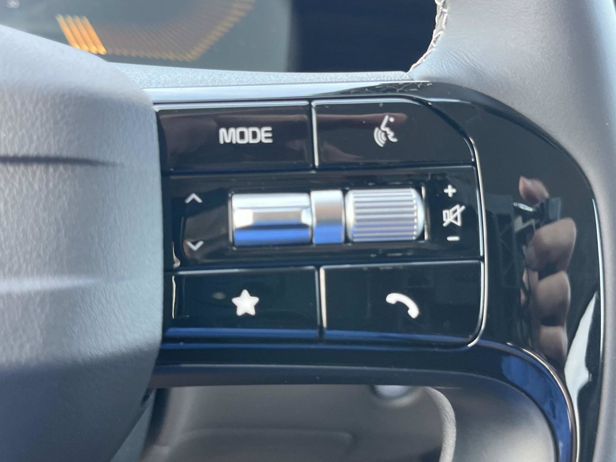 New 2027 Ceramic Silver Kia LXS image 26