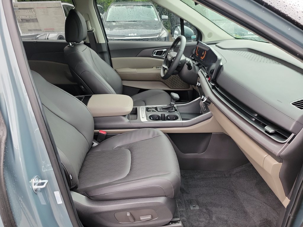 New 2027 Iceberg Green Kia EX image 7