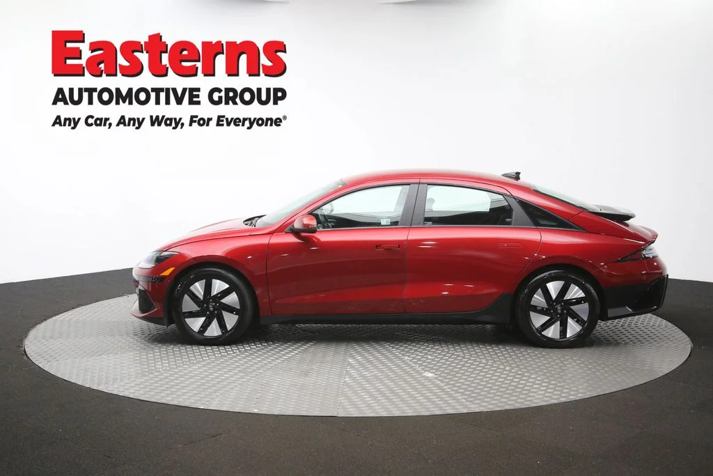 Used 2024 Red Hyundai SE image 61