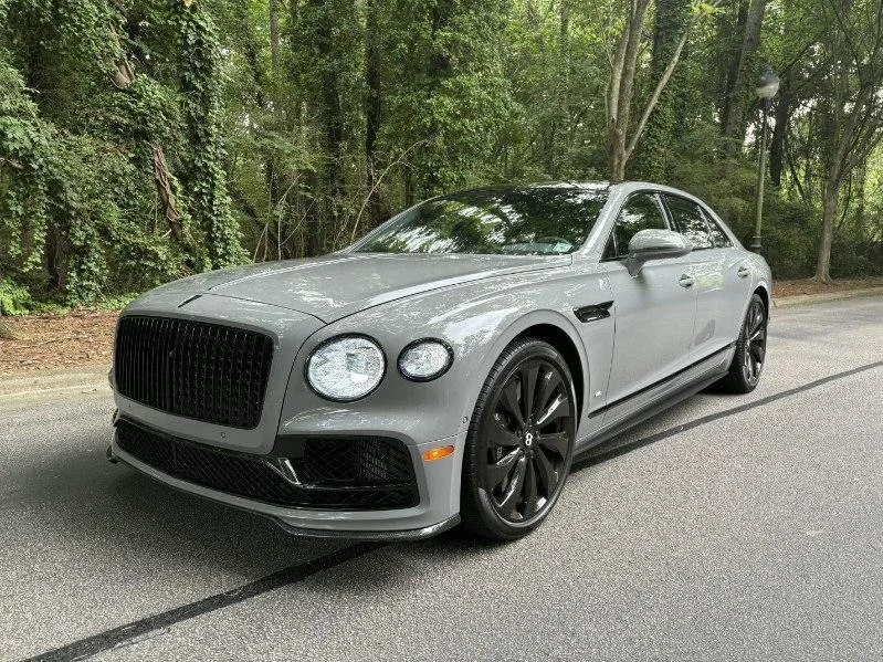 Used 2022 Storm Grey by Mulliner Bentley V8 image 1