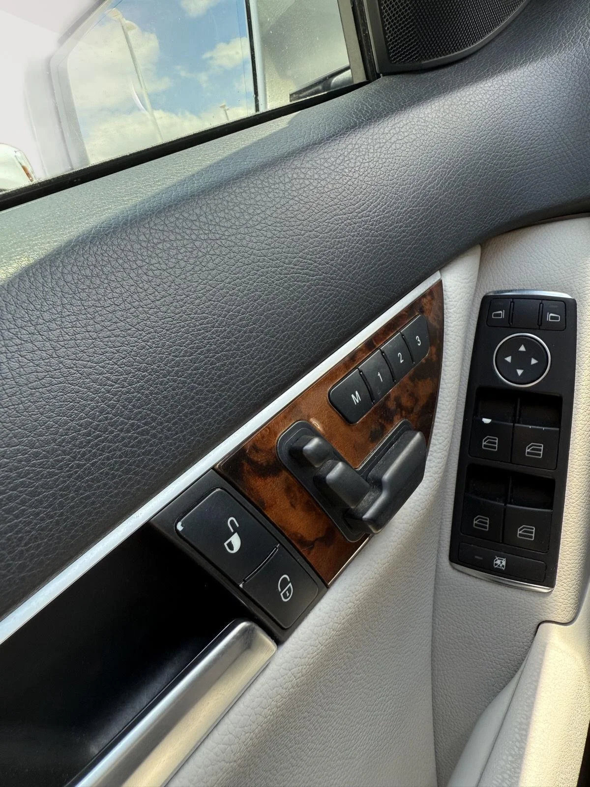 Used 2013 Iridium Silver Metallic Mercedes-Benz C 300 Luxury image 13