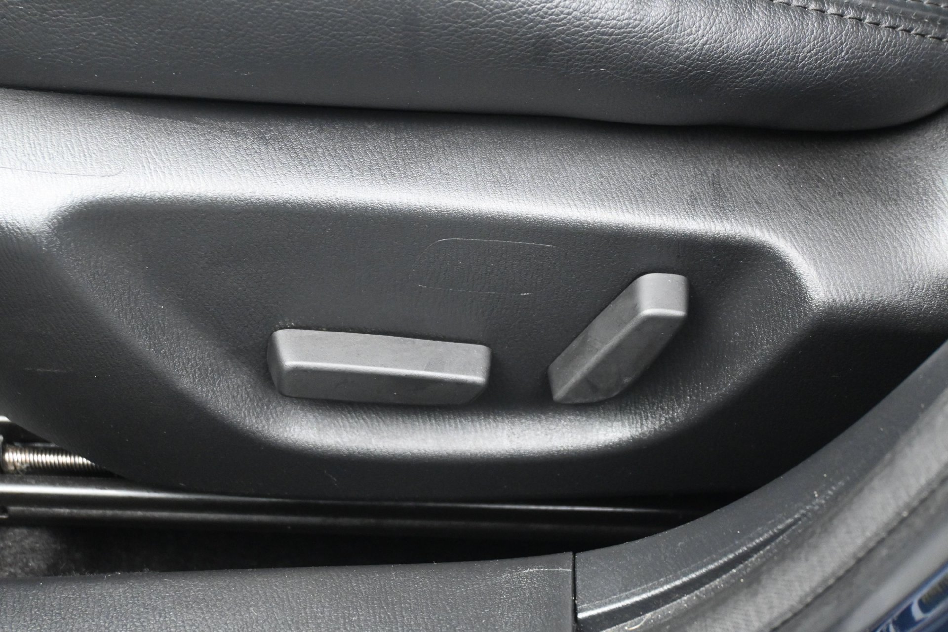 Used 2018 Deep Crystal Blue Mica Mazda Grand Touring image 25