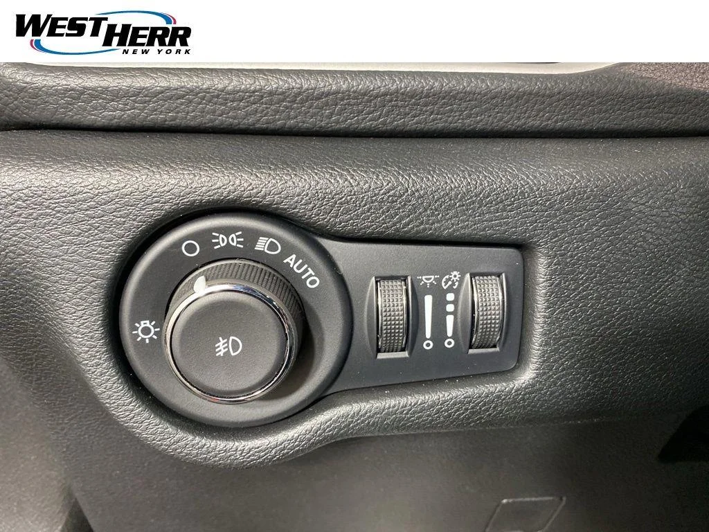 Used 2026 Red Hot Pearlcoat Chrysler Select image 11